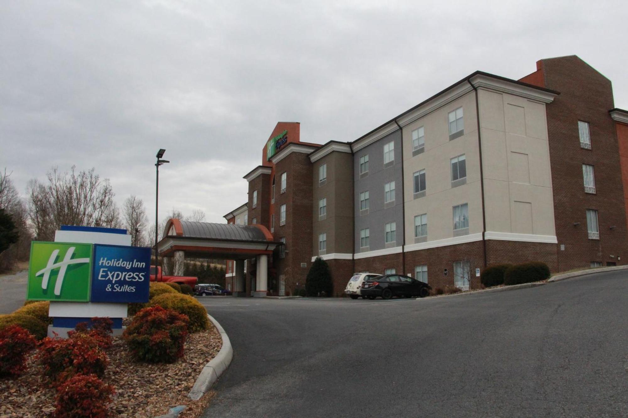 Holiday Inn Express & Suites Wytheville By Ihg Exterior foto