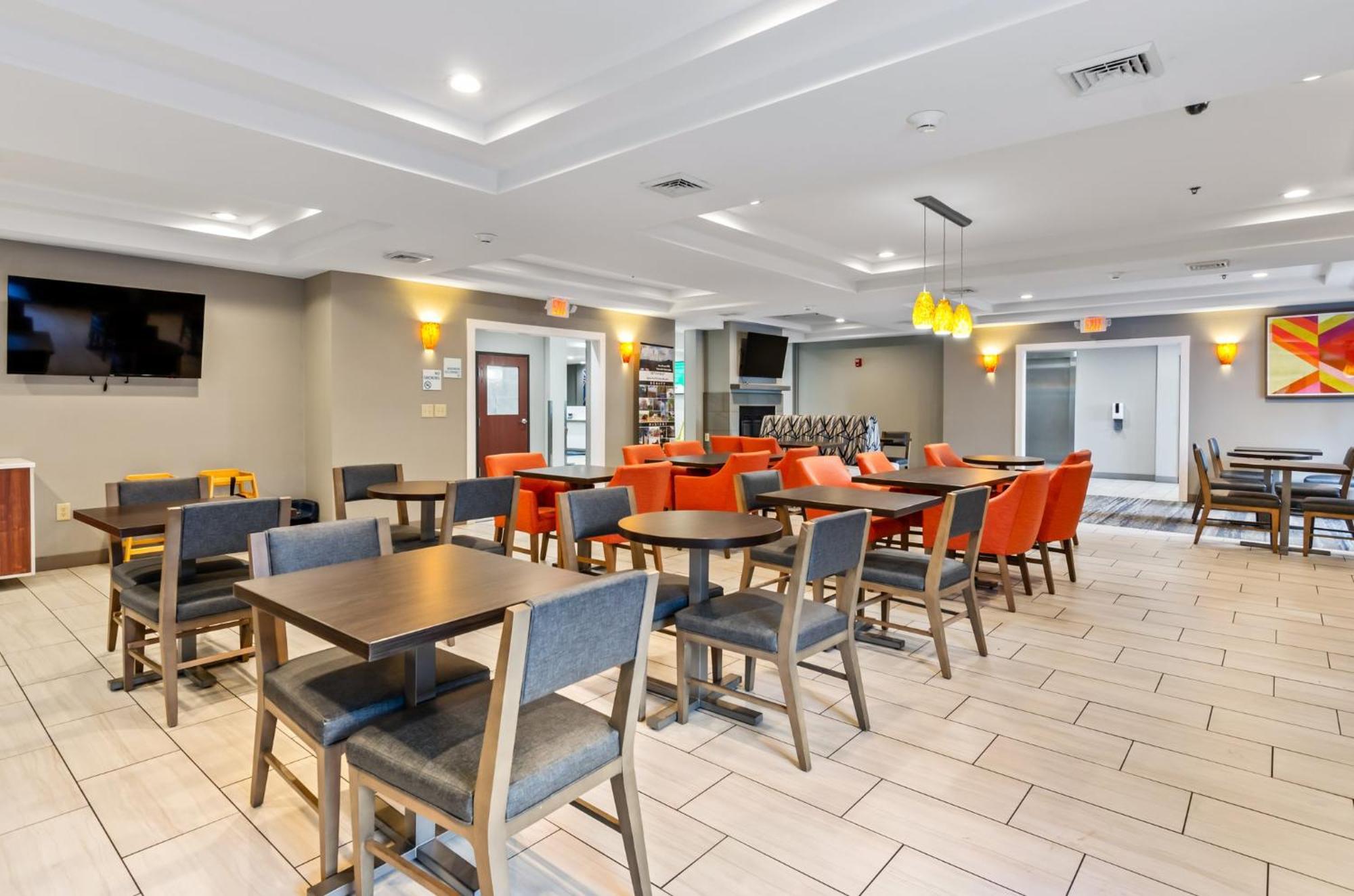 Holiday Inn Express & Suites Wytheville By Ihg Exterior foto