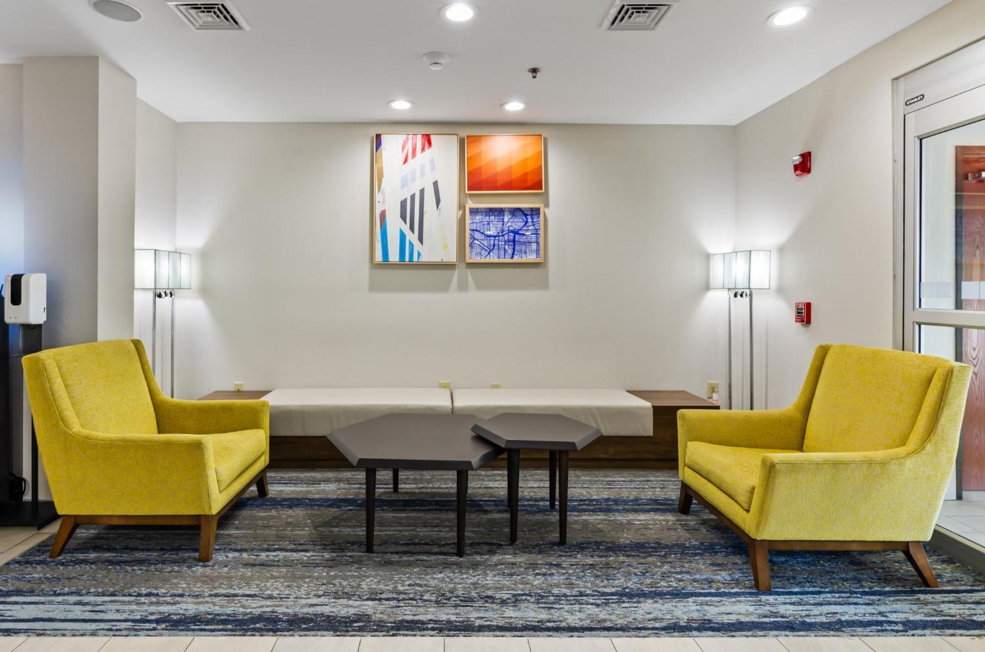 Holiday Inn Express & Suites Wytheville By Ihg Exterior foto