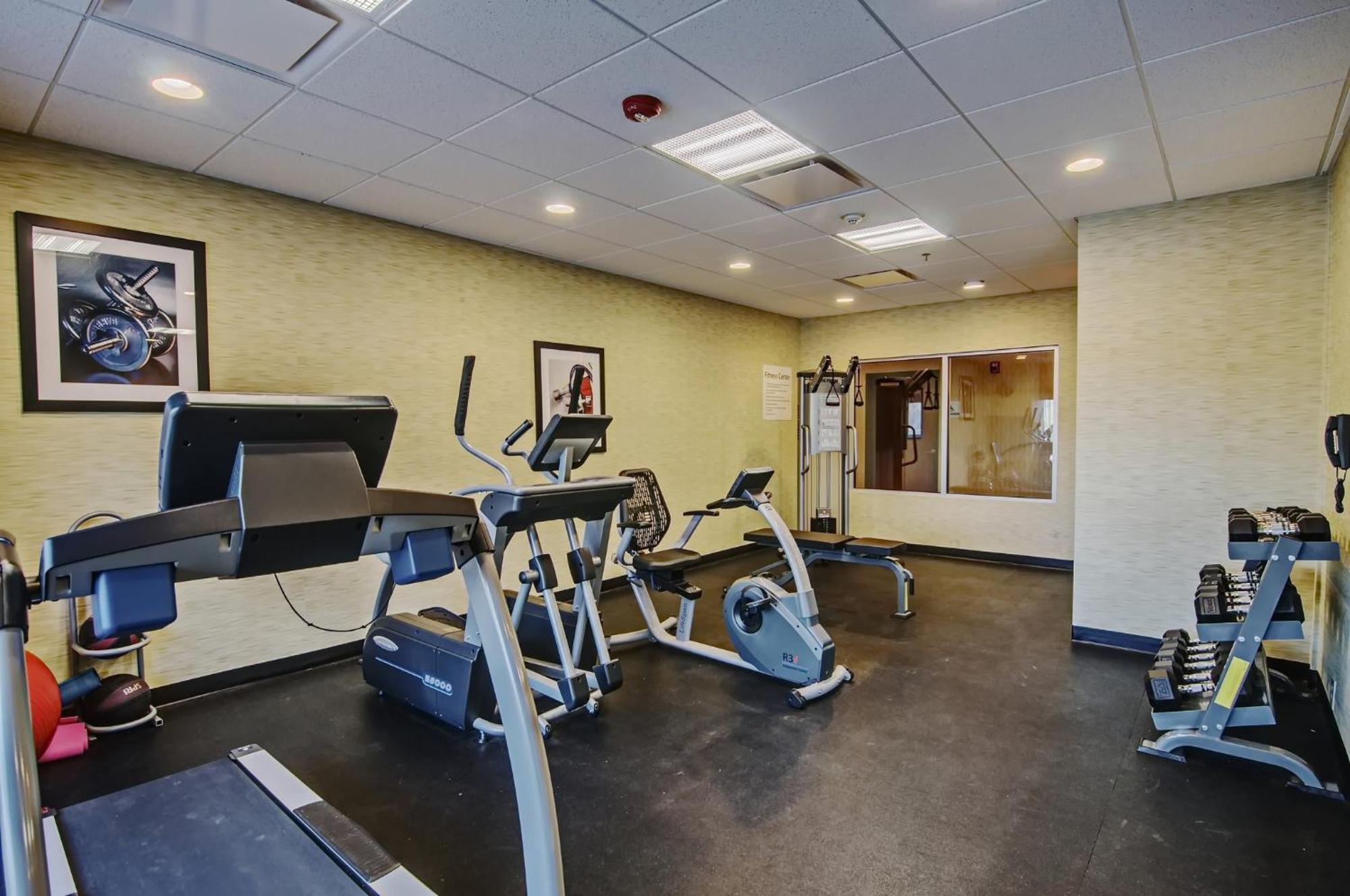 Holiday Inn Express & Suites Wytheville By Ihg Exterior foto